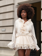 Vestido Curto com Folhos