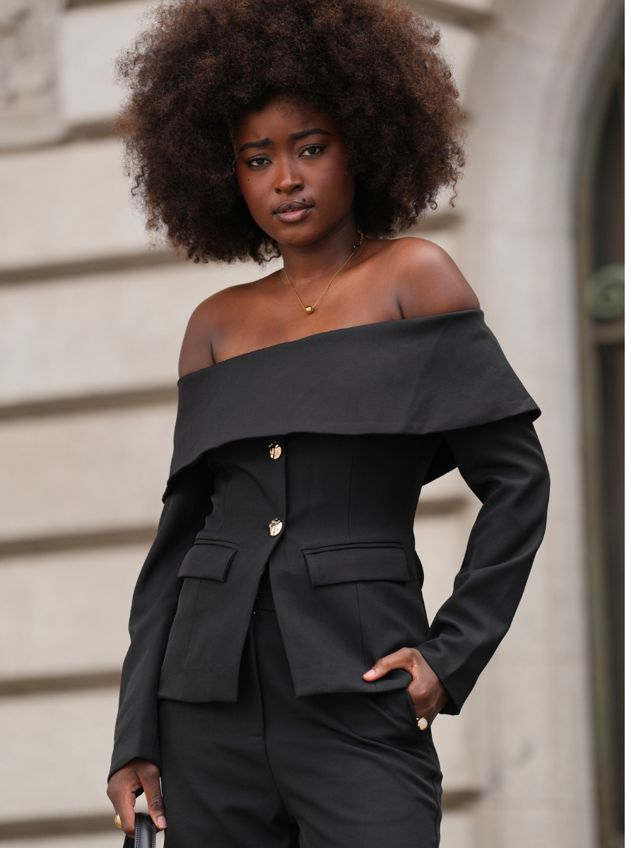 Conjunto Blazer Ombros Descobertos e Calças Preto