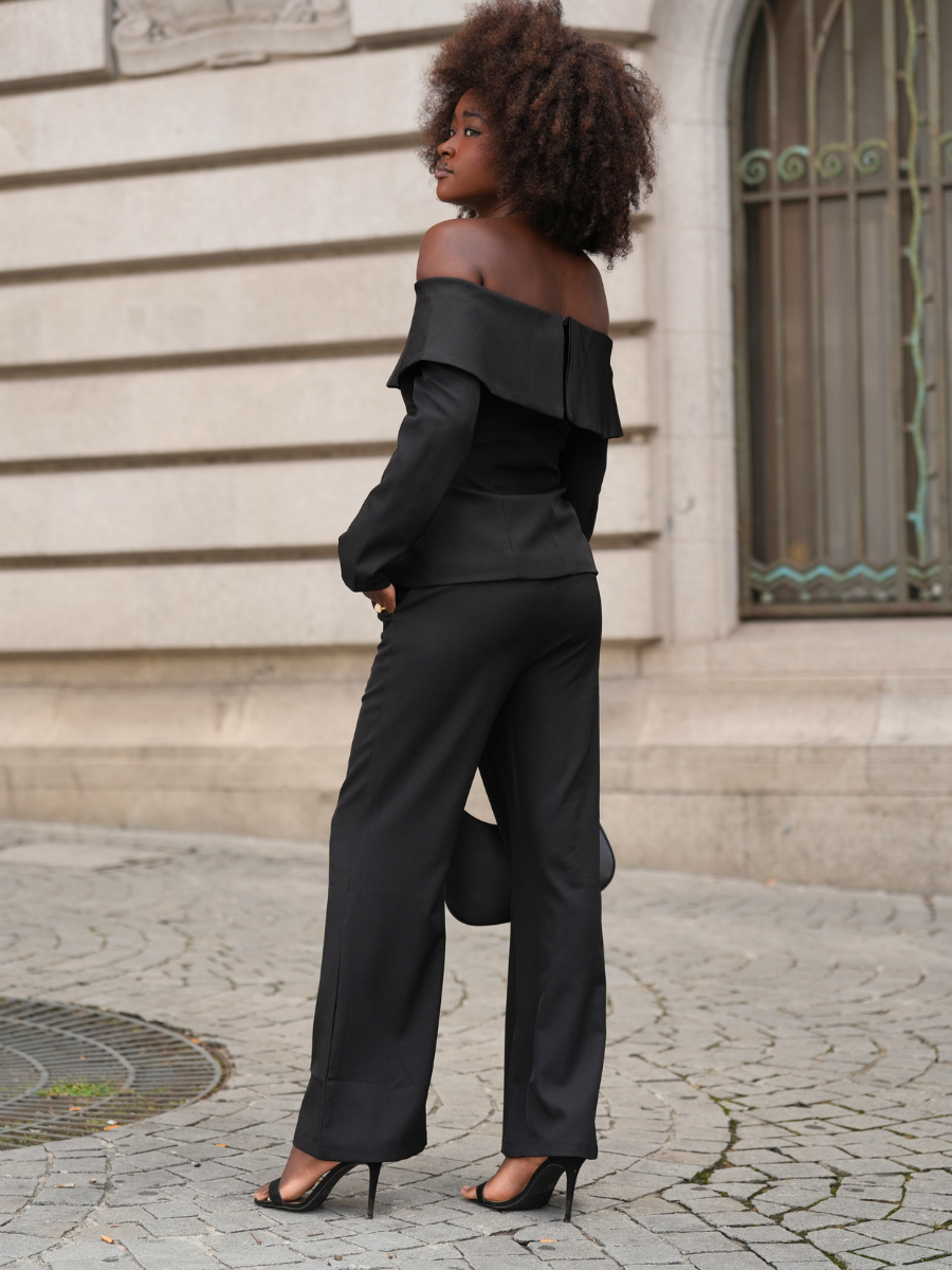 Conjunto Blazer Ombros Descobertos e Calças Preto