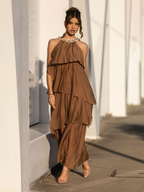 Vestido Midi Fluido com Gola com aplicações