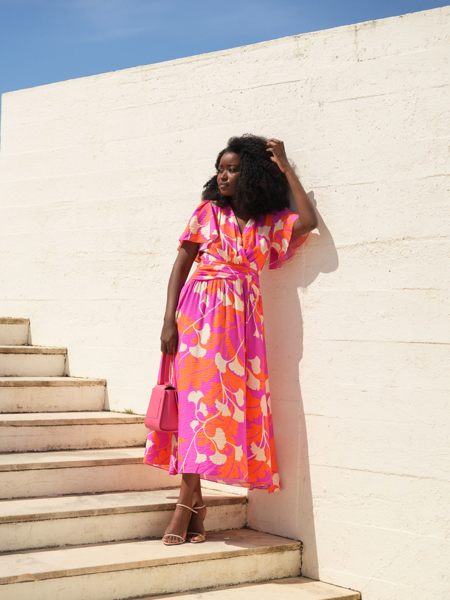 Vestido com pormenor drapeado