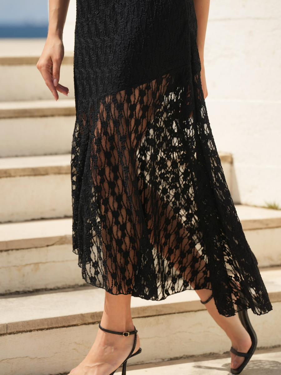 Conjunto Top e Saia em Renda