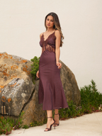Vestido acetinado com renda