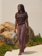 Blusa rendada com folhos