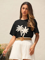 T-shirt com aplicação de palmeiras em crochet