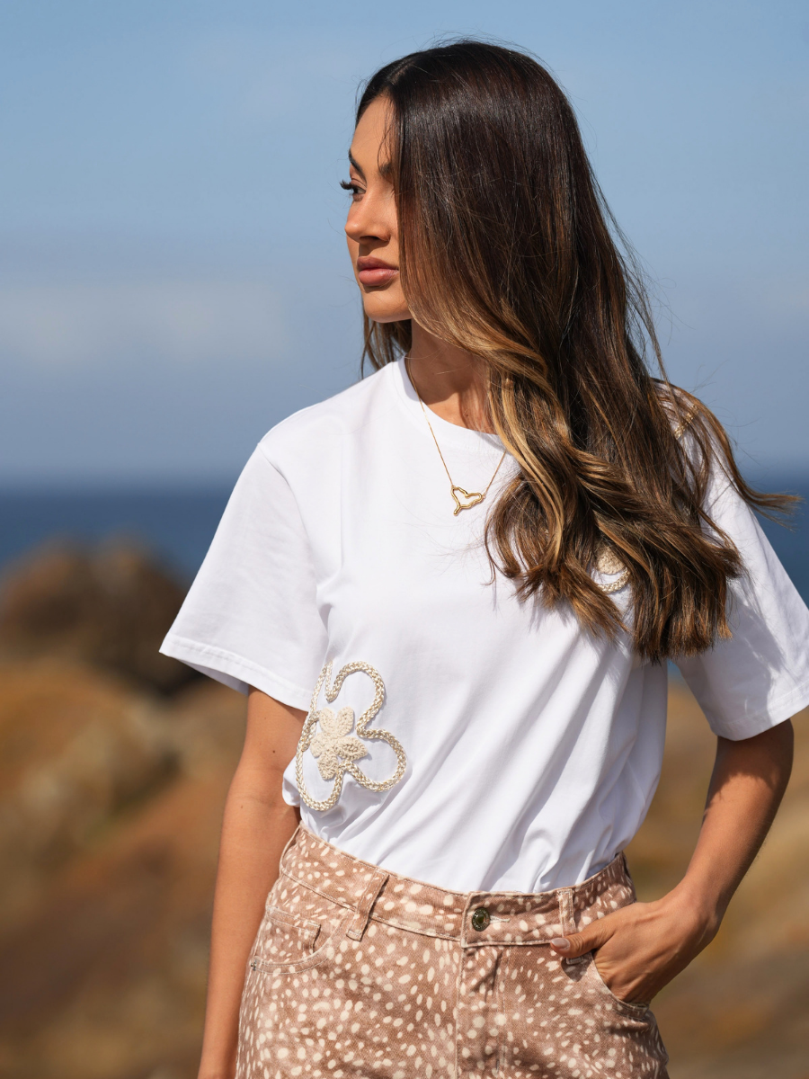 T-shirt Flores Bordadas
