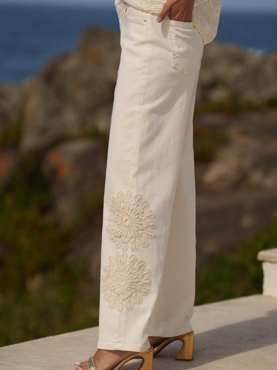 Calças wide leg com aplicações florais