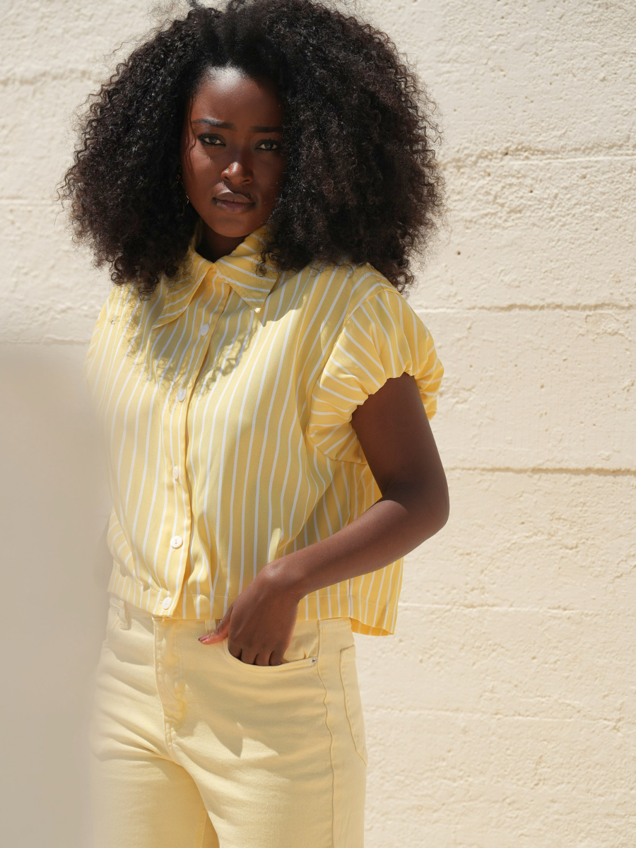 Camisa Cropped às Riscas
