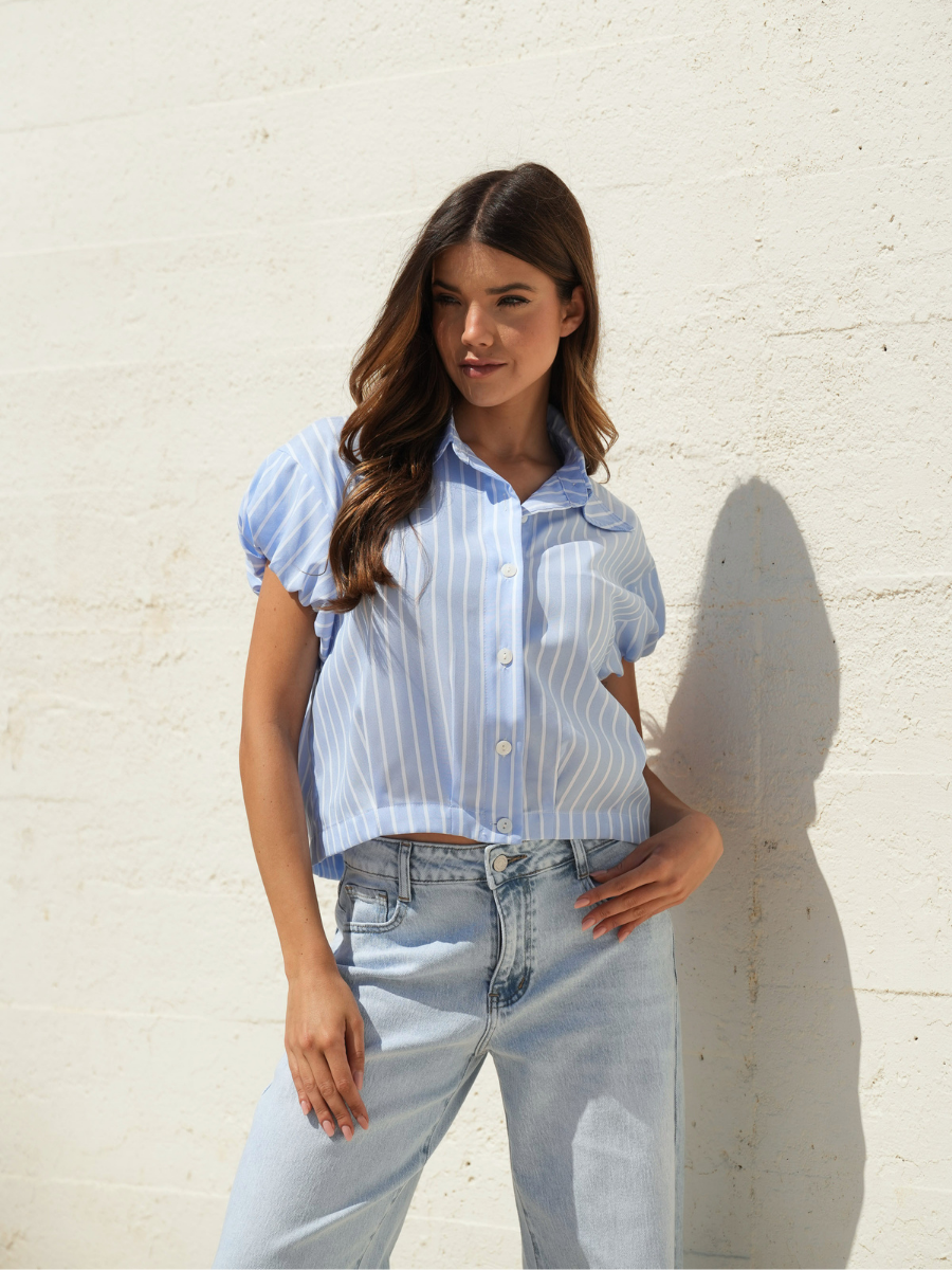 Camisa Cropped às Riscas