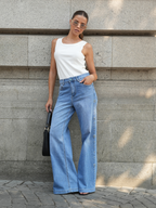 Jeans Wide Leg com Aplicações Laterais