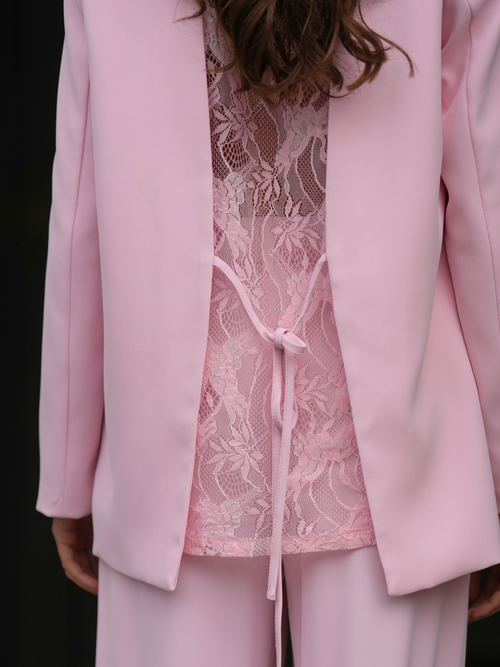 Blazer Oversized com Detalhe em Renda