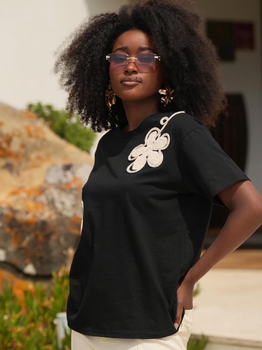 T-shirt Flores Bordadas