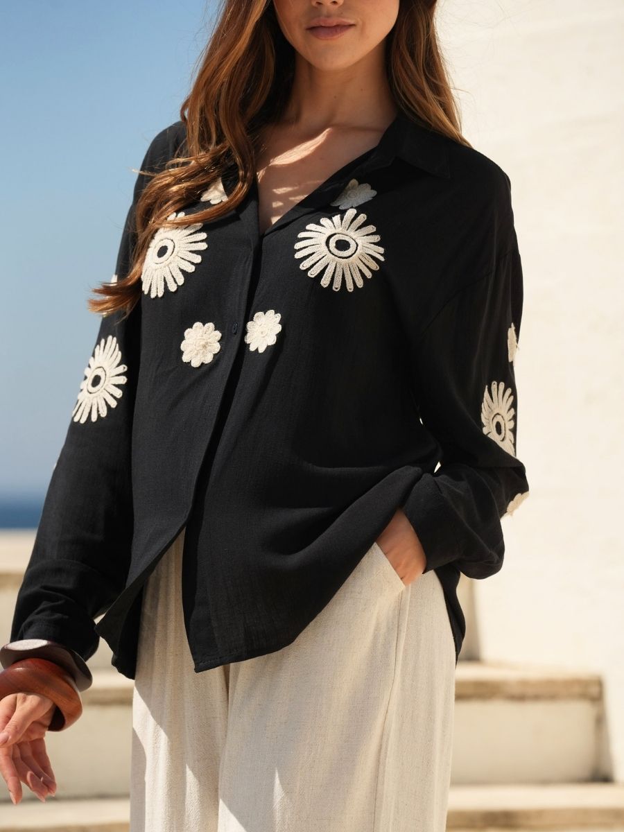 Camisa fluida bordada floral