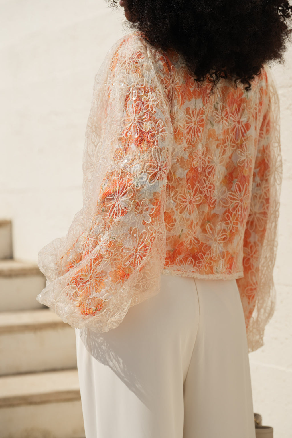 Blusa em Renda Floral