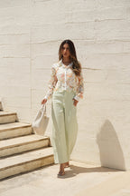 Camisa Floral em Renda