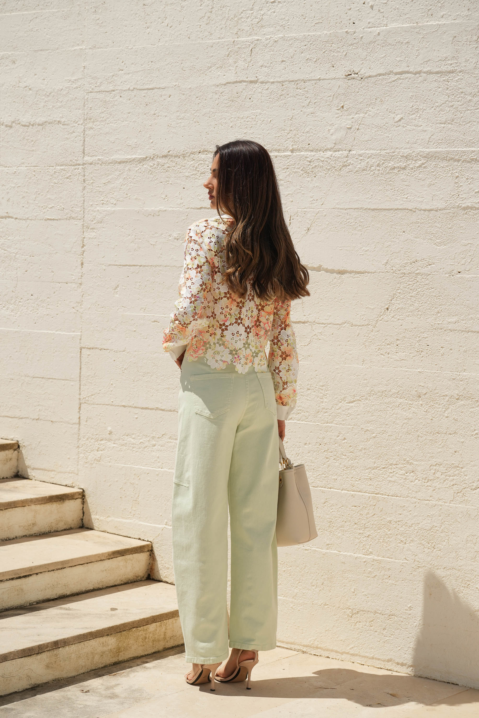 Camisa Floral em Renda