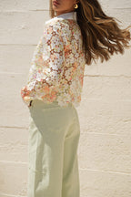 Camisa Floral em Renda